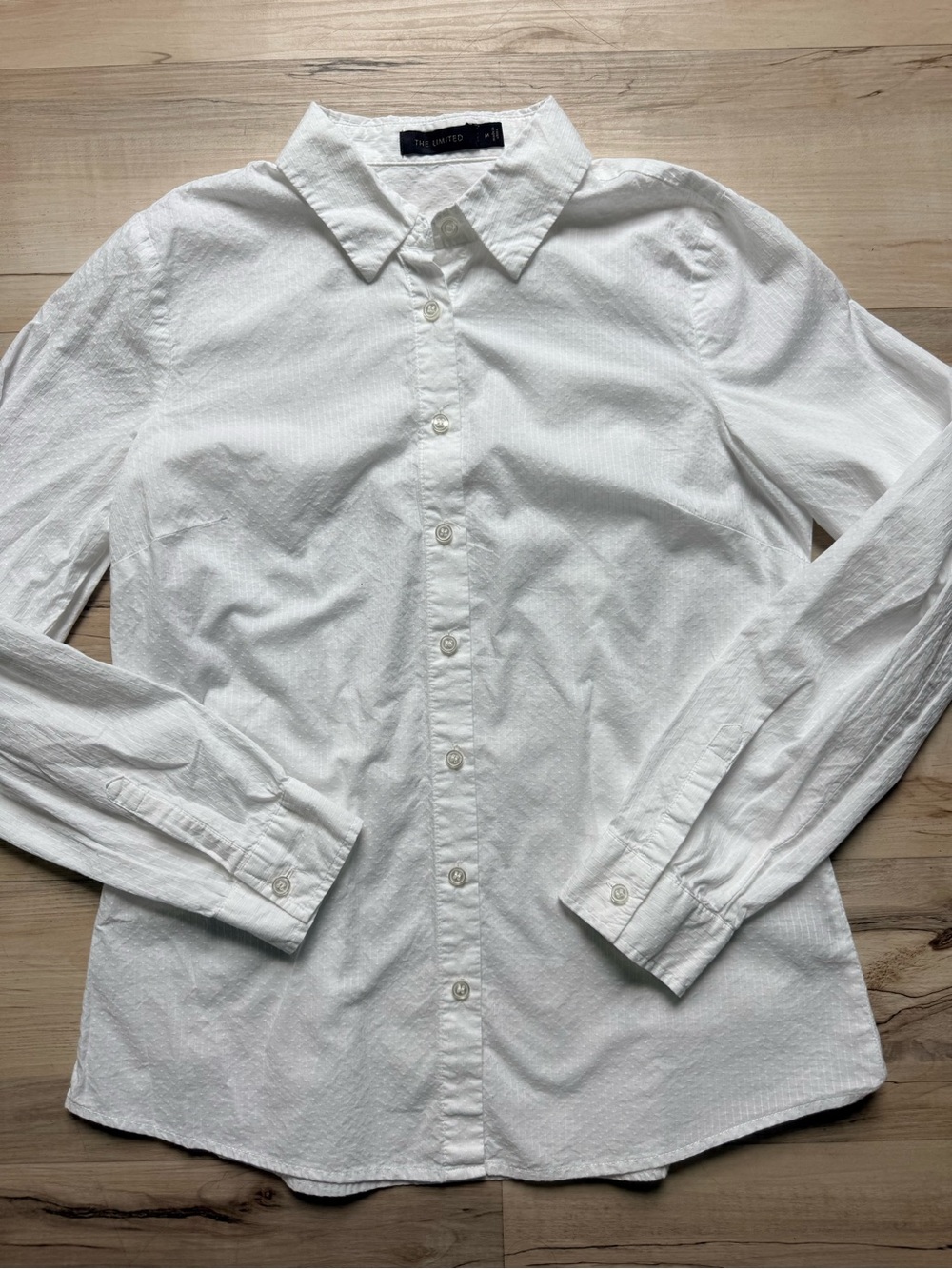 The Limited Women’s White Textured Button Front Long Sleeve Shirt Size M